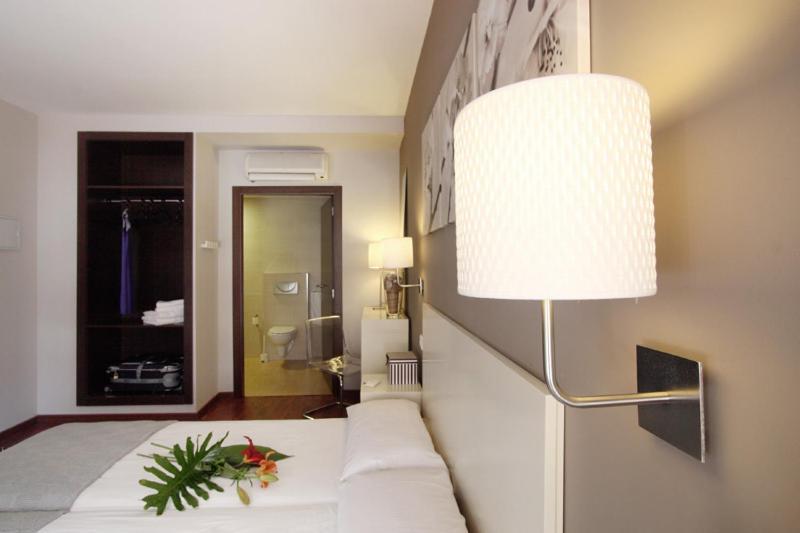 Dormavalencia Hostel Regne Экстерьер фото